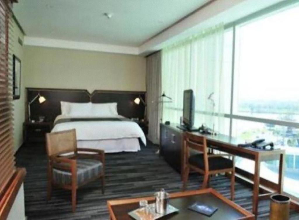 Hotel Dreams Valdivia Room photo A room at the hotel