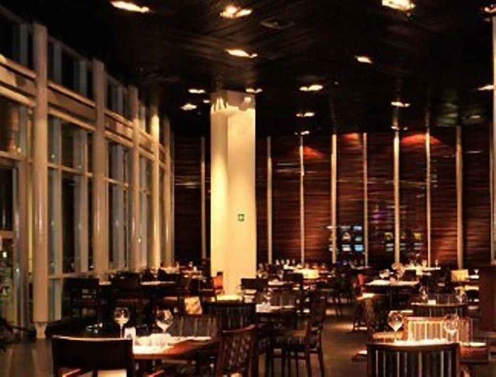 Hotel Dreams Valdivia Exterior photo Restaurant