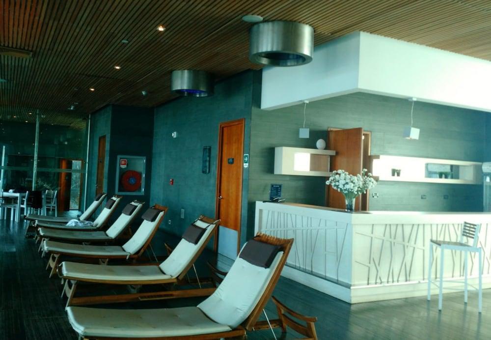 Hotel Dreams Valdivia Exterior photo The interior of the lounge