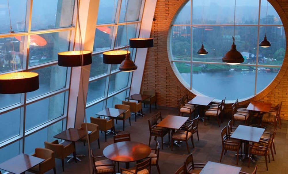 Hotel Dreams Valdivia Exterior photo The interior of the restaurant
